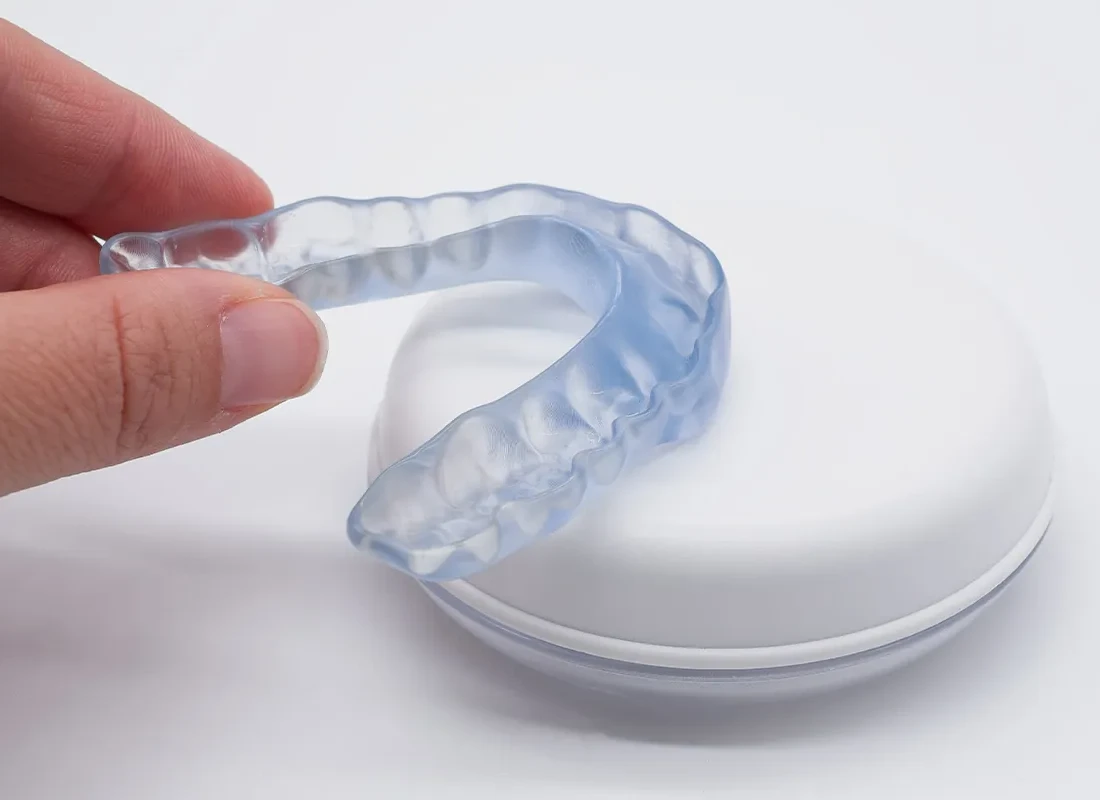 mouth-guard-cleaner-aligner.webp