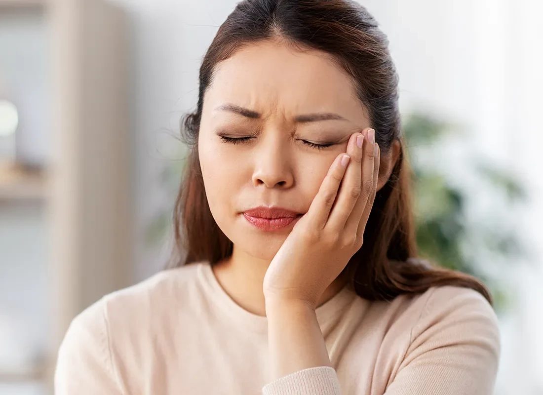 patient-tooth-pain-3.webp